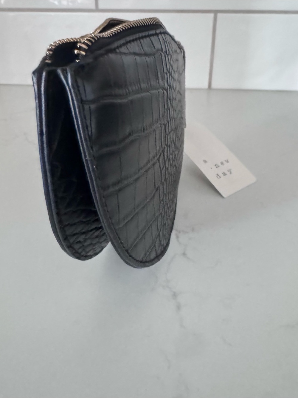 NWT Black Faux Croc-Embossed‎ Oval Wristlet Clutch - Picture 6 of 8